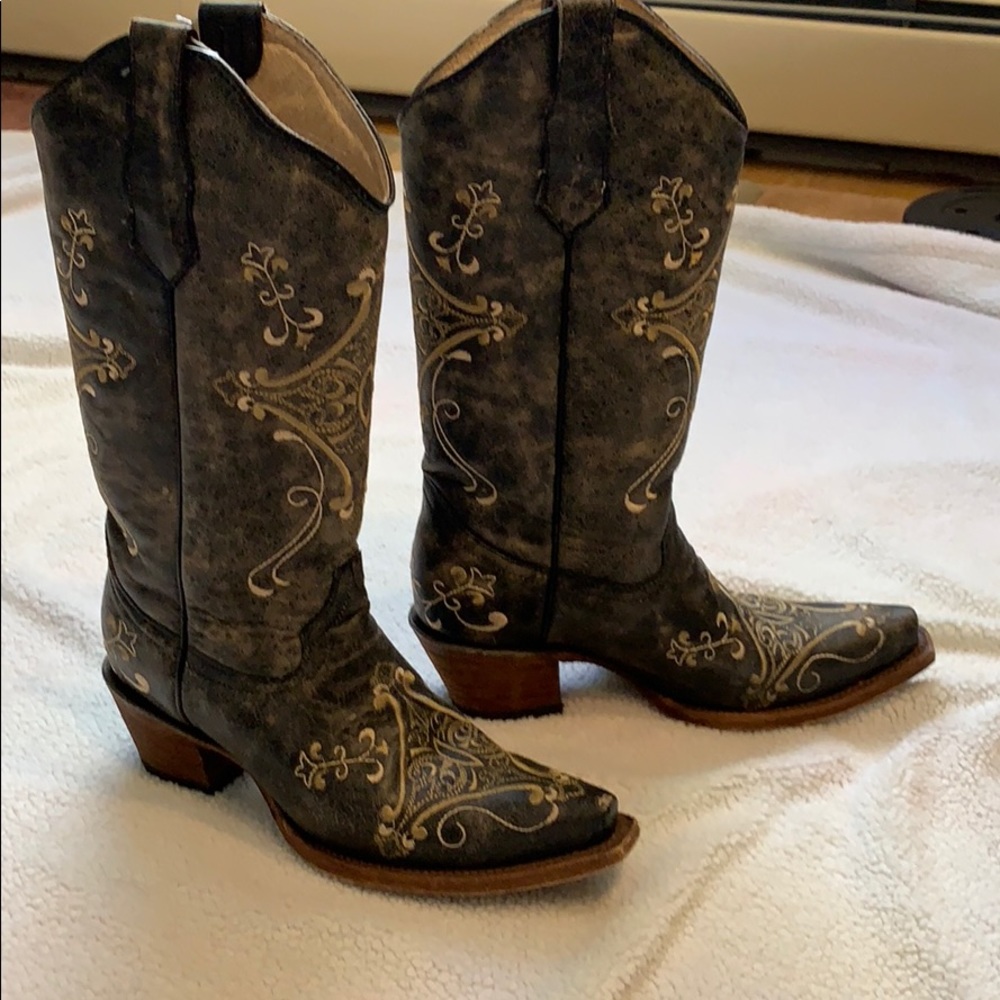 Circle G Snip Toe Boots